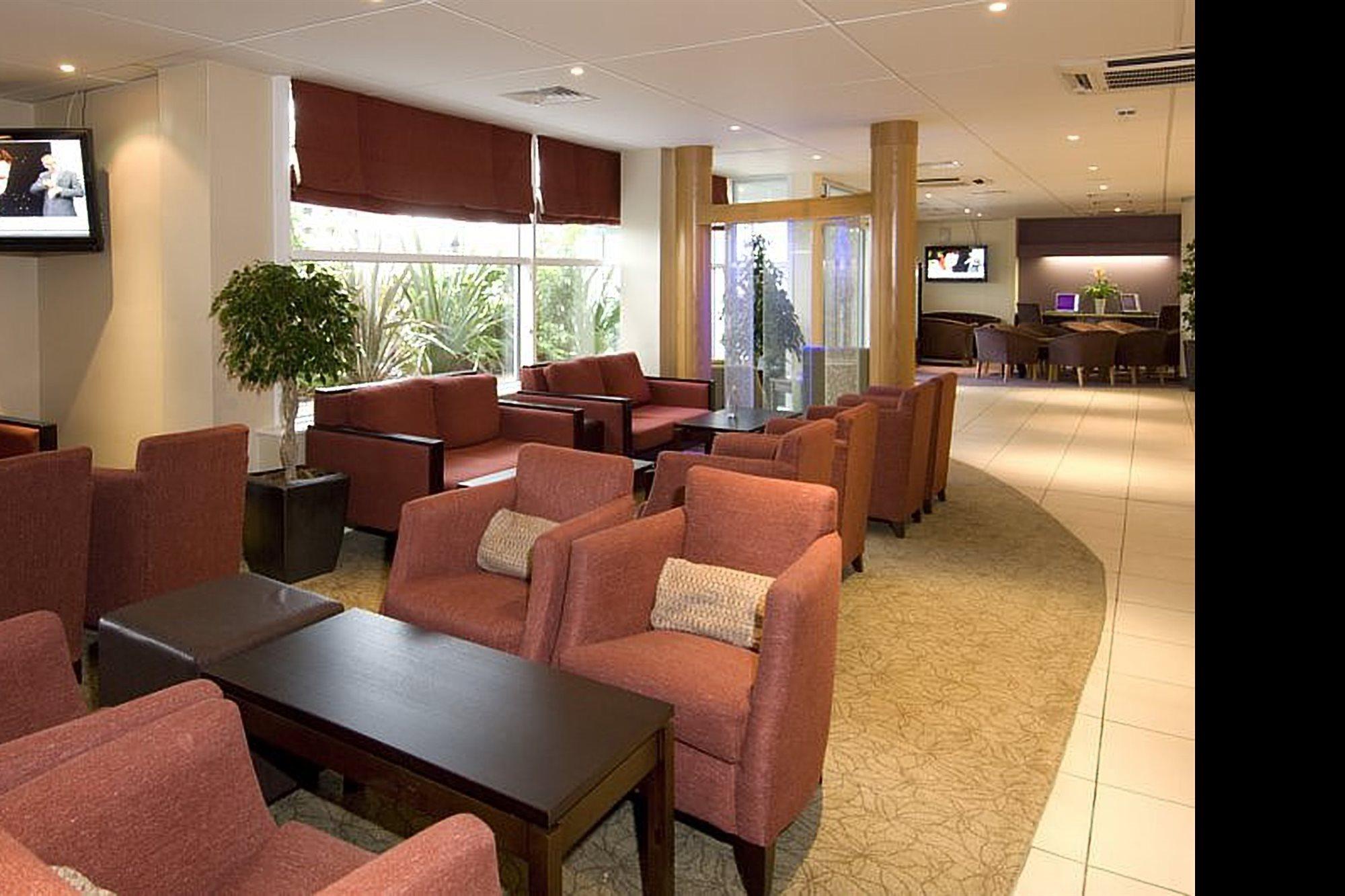 Premier Inn Manchester Airport Runger Lane North Hale  Eksteriør billede