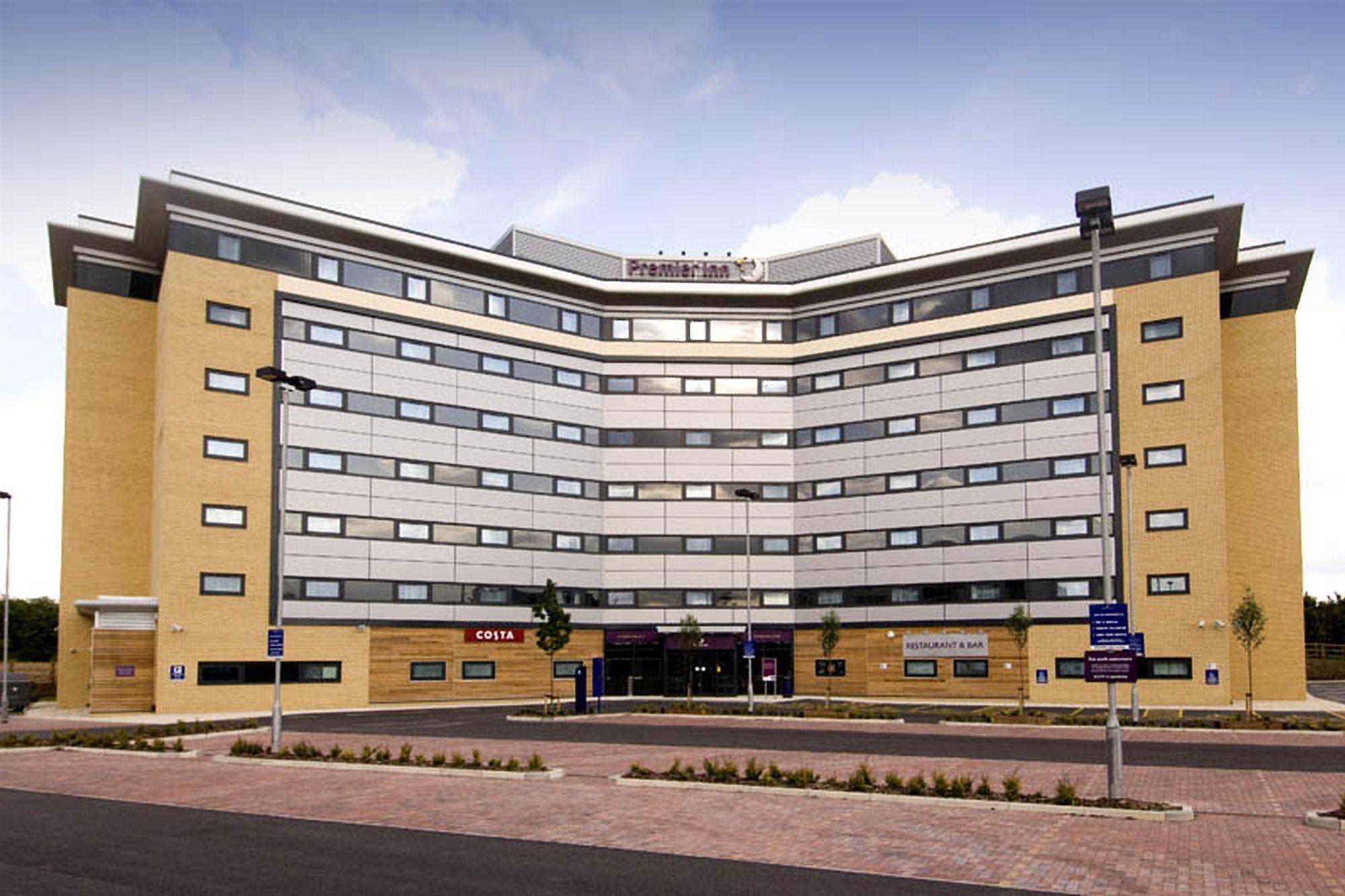 Premier Inn Manchester Airport Runger Lane North Hale  Eksteriør billede