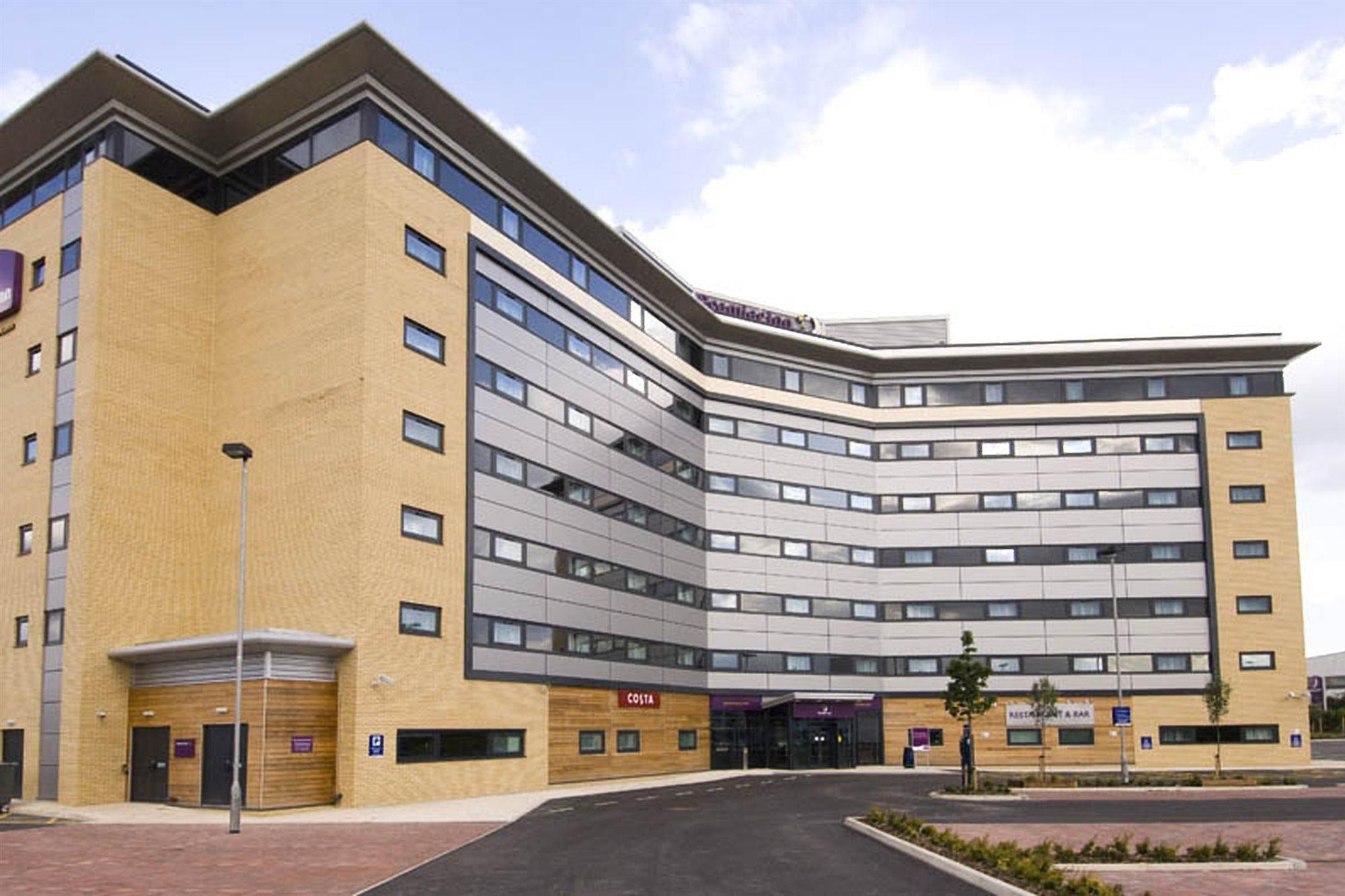 Premier Inn Manchester Airport Runger Lane North Hale  Eksteriør billede