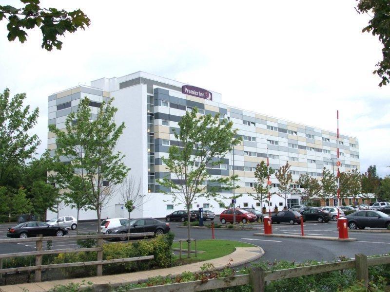 Premier Inn Manchester Airport Runger Lane North Hale  Eksteriør billede