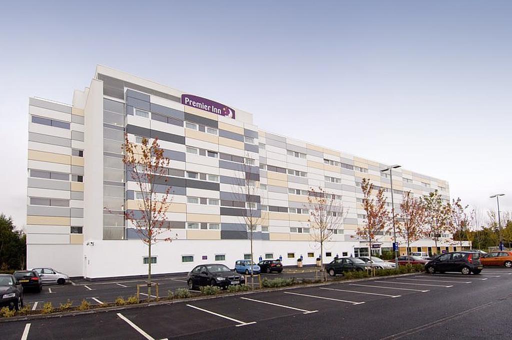 Premier Inn Manchester Airport Runger Lane North Hale  Eksteriør billede
