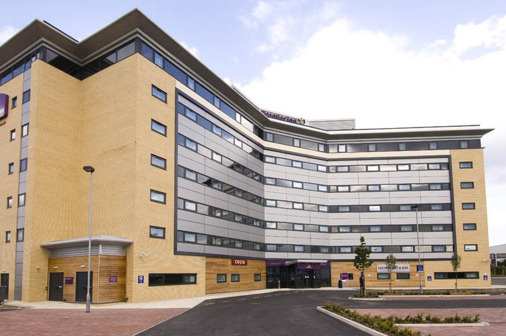 Premier Inn Manchester Airport Runger Lane North Hale  Eksteriør billede