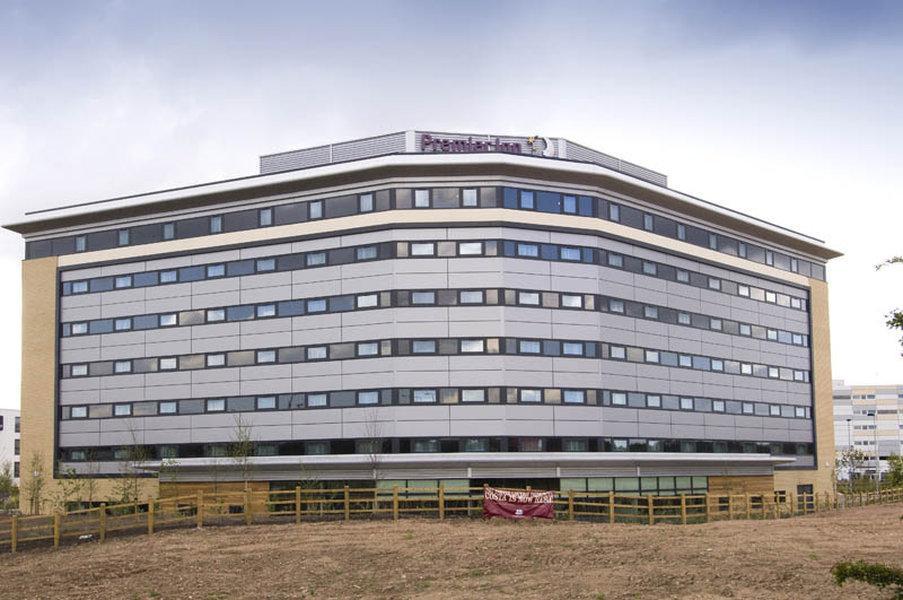 Premier Inn Manchester Airport Runger Lane North Hale  Eksteriør billede